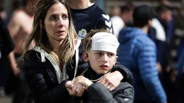 Bentrokan suporter dengan Polisi