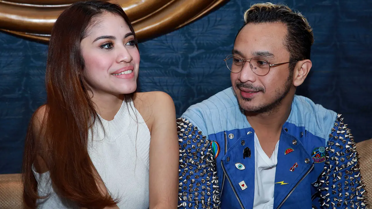 [Bintang] Giring Nidji dan istri