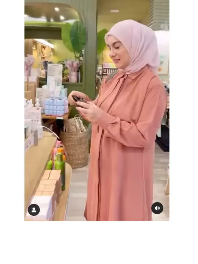 8 Momen Irish Bella saat Belanja, Cincin Nikah Tak Lagi Dipakai Bikin Salah Fokus