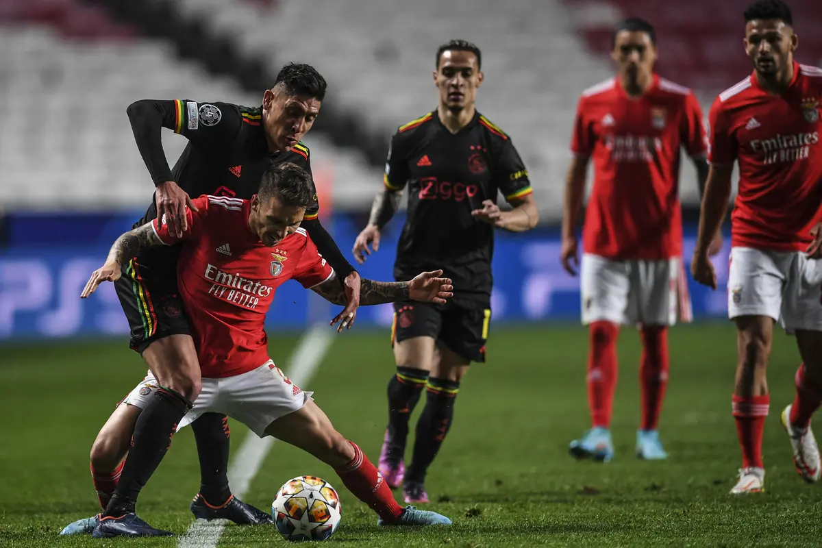Benfica vs Ajax Berakhir Tanpa Pemenang