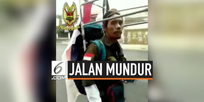 VIDEO: Sebagai Tanda Bakti Anak Negeri, Pria Jalan Mundur ke Jakarta
