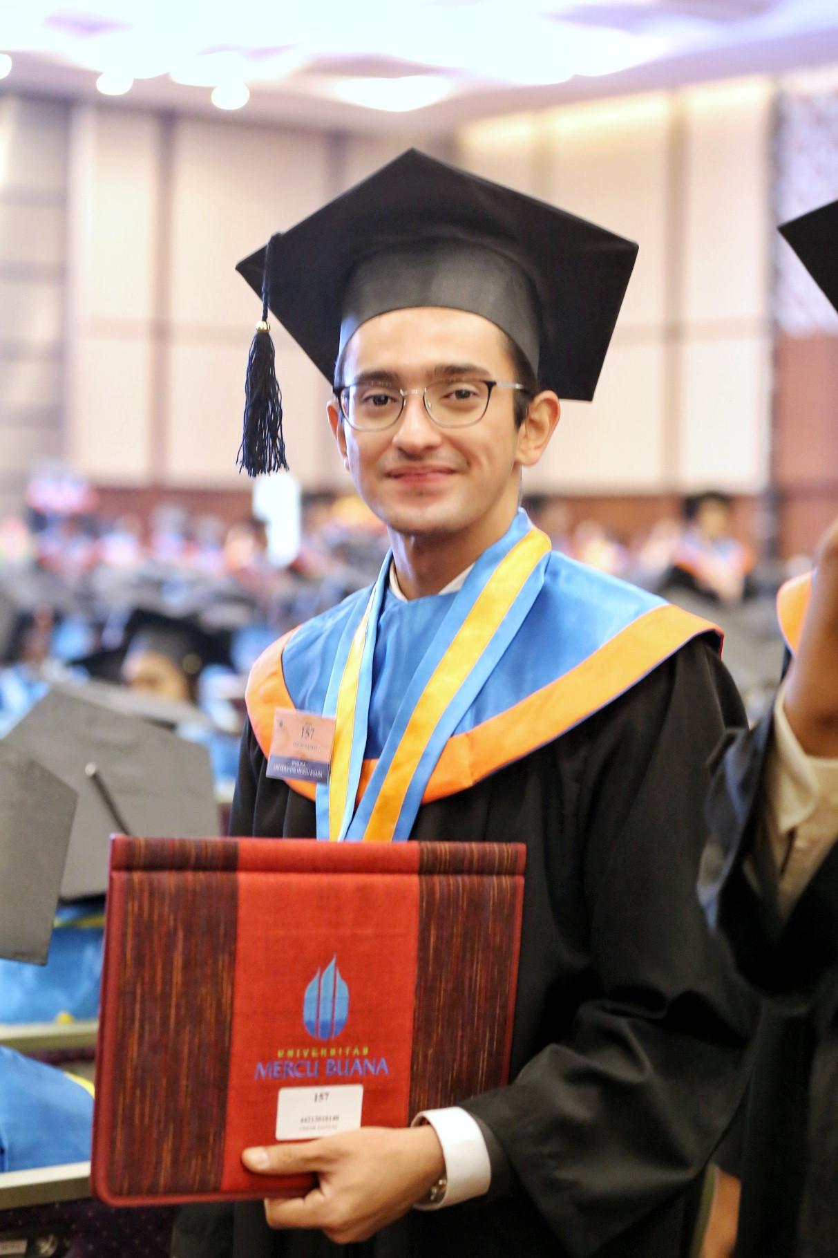 Lulus Kuliah Omar Daniel Gagal Capai Target Showbiz Liputan6 Com