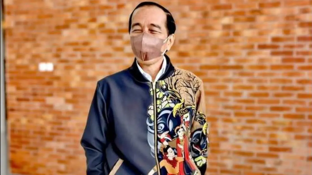 Jokowi Bergaya dengan Jaket Buatan UMKM Blora, Harganya di Bawah Rp500 Ribu
