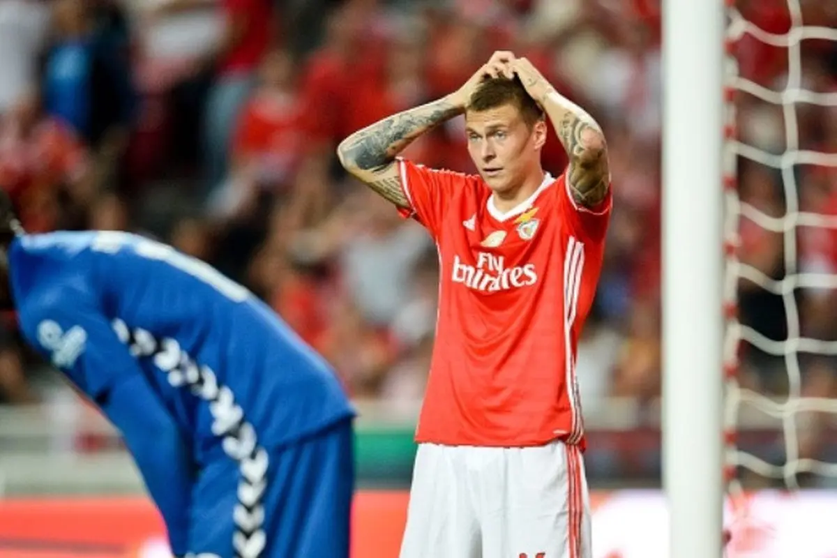 victor lindelof