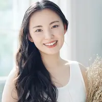 Ilustrasi perempuan cantik/copyrightshutterstock/metamorworks