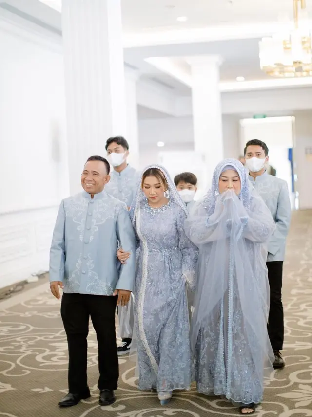 Jelang Menikah, Ini 7 Potret Bahagia Kiky Saputri di Momen Pengajian dan Siraman