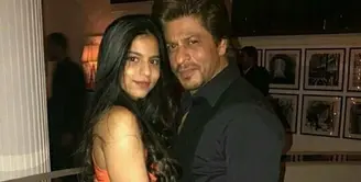 Suhana Khan, putri dari aktor tampan Bollywood Shahrukh Khan kembali bikin heboh. Gara-gara mengunggah foto seksi, Suhana langsung menjadi buah bibir publik. (Instagram/suhana_khan3)