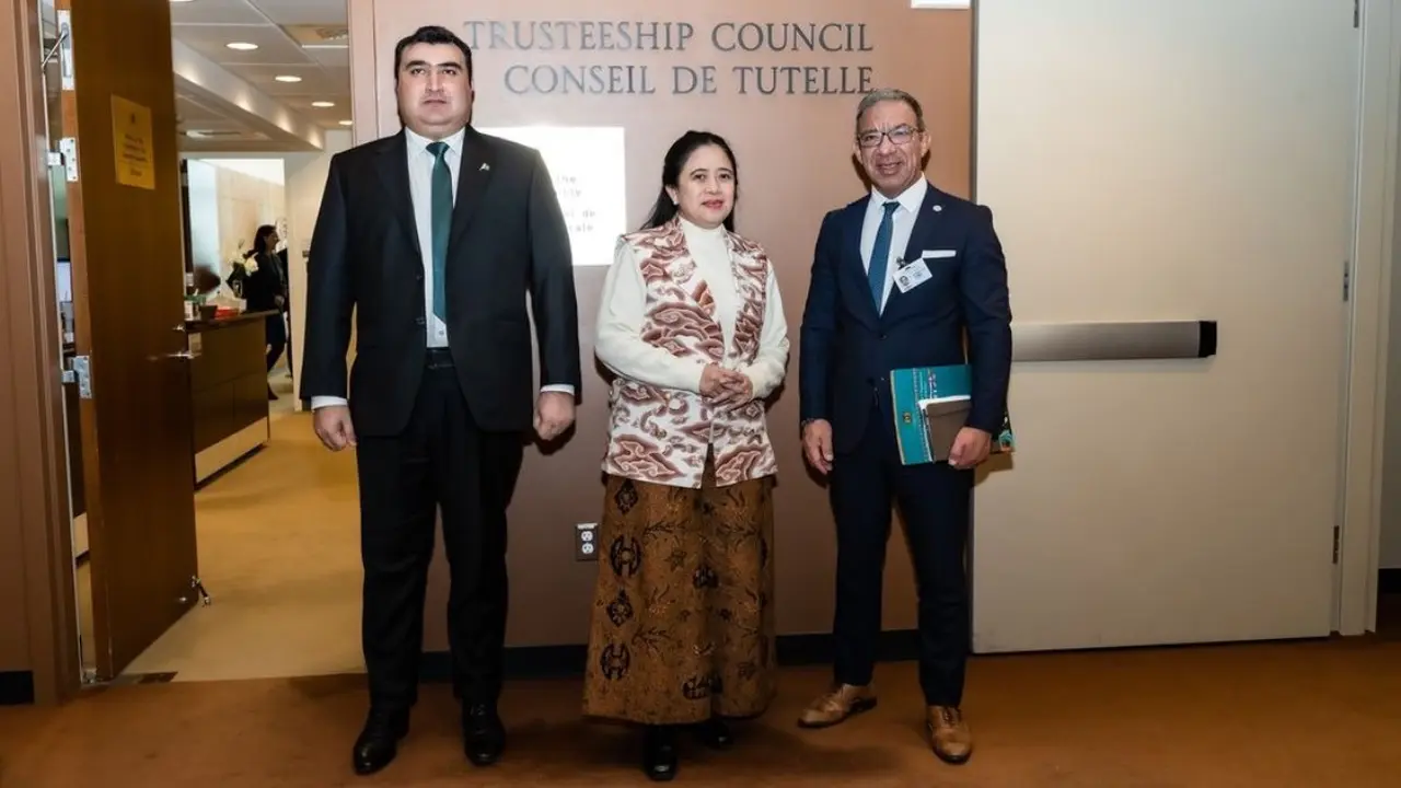 Gaya Puan Maharani Berbalut Batik Saat di New York