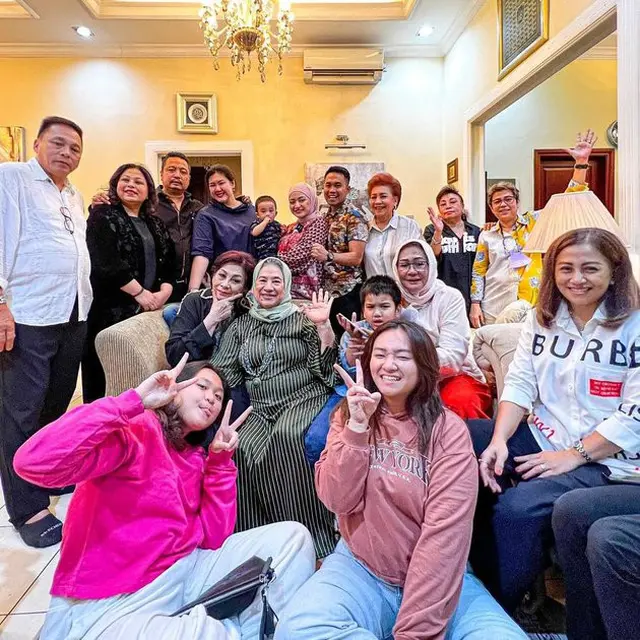 Akui CLBK, Ini 6 Potret Kedekatan Nathalie Holscher dan Mantan Pacarnya