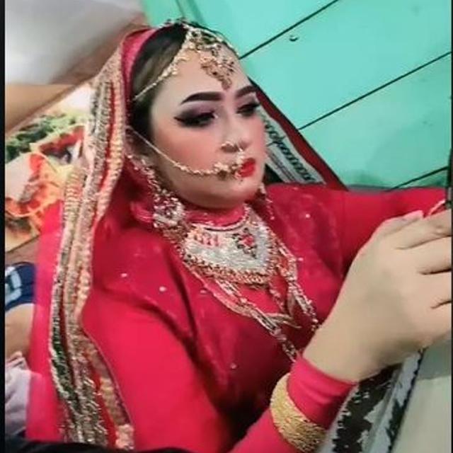 Viral Wanita Pakai Kostum Khas India Saat Buka Puasa Bersama