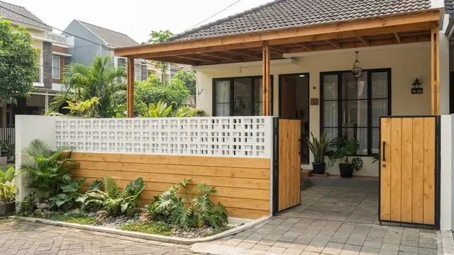 kombinasi warna dan motif pagar roster dengan kayu
