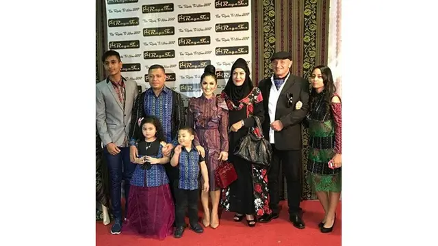 Sempat Berseteru, Ini 6 Potret Kedekatan Krisdayanti dan Mantan Istri Raul Lemos