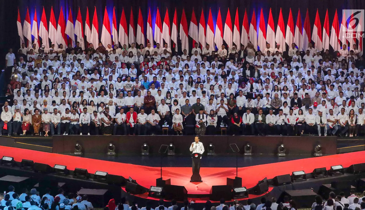 Presiden RI terpilih 2019-2014, Joko Widodo saat menyampaikan pidato Visi Indonesia di SICC, Sentul, Kab Bogor, Jawa Barat, Minggu (14/7/2019). Acara ini dihadiri sejumlah menteri kabinet kerja serta Wakil Presiden terpilih 2019-2024, KH Ma’ruf Amin. (Liputan6.com/Helmi Fithriansyah)