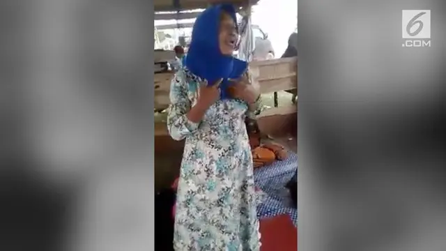Beredar di media sosial seorang nenek yang menyanyikan lagu India.
