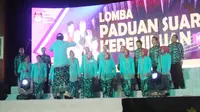 Didampingi Kepala Biro Humas Setjen MPR RI Siti Fauziah, 24 orang yang tergabung dalam tim Paduan Suara (Padus) Setjen MPR RI ambil bagian berlaga dalam Lomba Paduan Suara Kepemiluan Mars dan Jingle Pemilu 2019 yang digelar KPU.