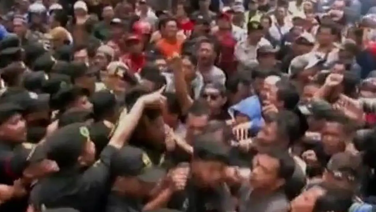Ricuh Pedagang di Malang