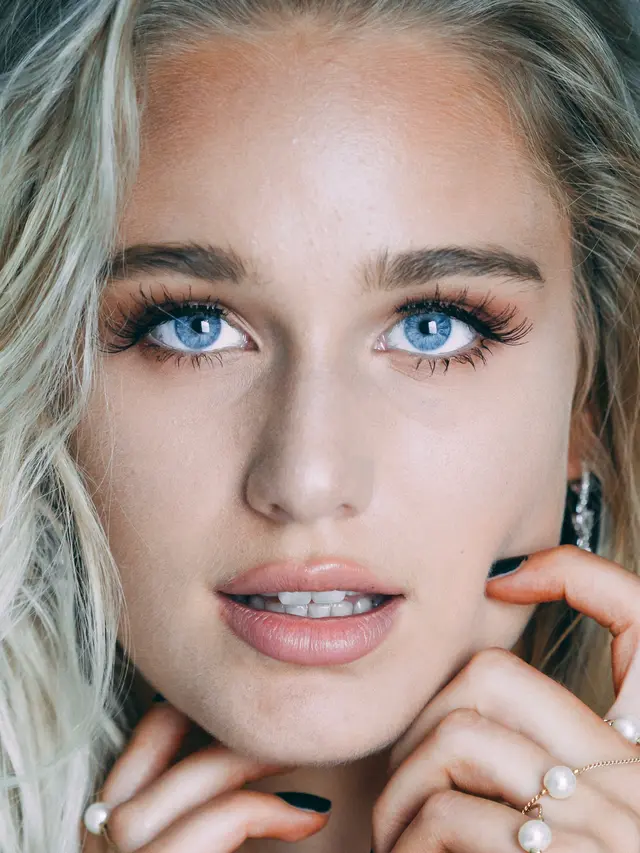 10 Trik untuk Mengaplikasikan Makeup nan Rapi dan Flawless