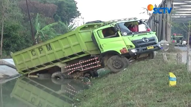 Pasca amuk massa yang berujung pada rusaknya 14 dump truk, situasi keamanan di Desa Harjasari, Tegal, Jawa Tengah, mulai terkendali.