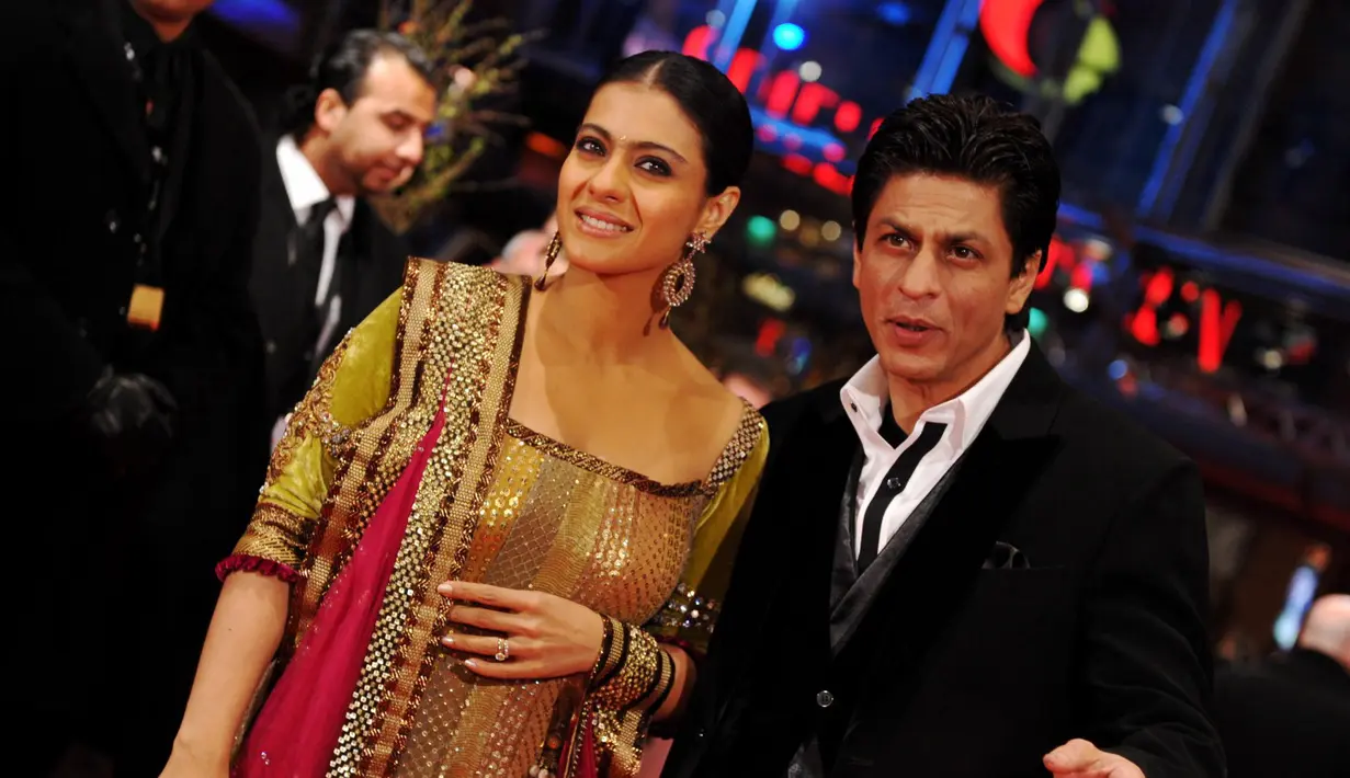 Shahrukh Khan bersama Kajol. (Bintang/EPA)
