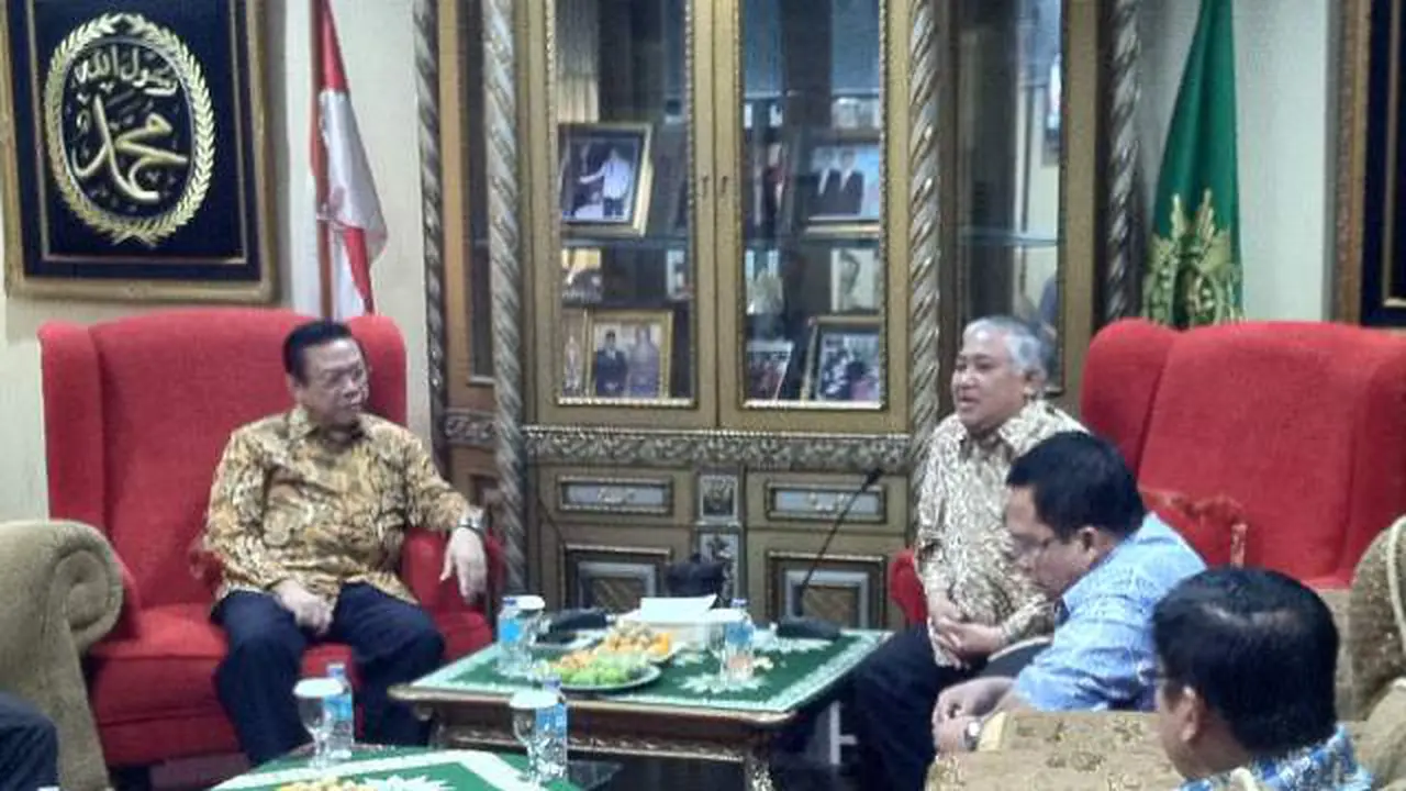 Bahas Kondisi Golkar, Agung Laksono Temui Ketua PP Muhammadiyah
