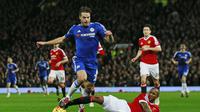 Cesar Azpilicueta tampil sebagai pemain terbaik pada laga antara Manchester United melawan Chelsea di Old Trafford, Selasa (29/12/2015) dini hari WIB. (Reuters/Carl Recine)