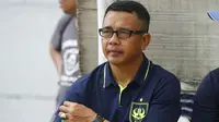 Pelatih PSIS, Jafri Sastra. (Bola.com/Vincentius Atmaja)