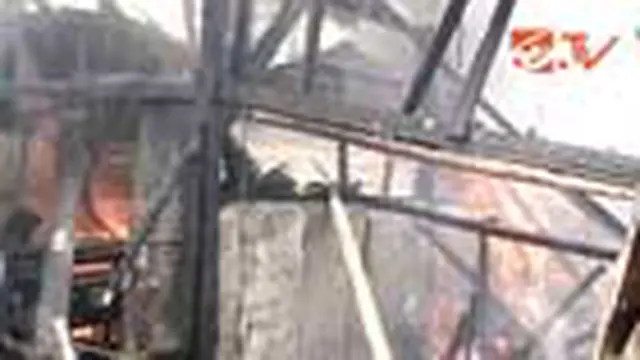 Rumah Pool Barang Bekas Ludes Terbakar