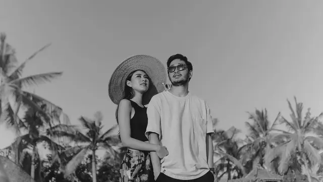 7 Momen Romantis Syahnaz dan Jeje Saat Liburan di Bali