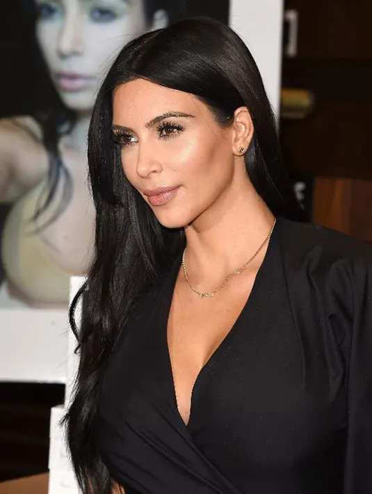 Masih soal Kim yang kabarnya sedang menanti anak ketiganya bersama Kanye West. Lewat jasa ibu pengganti, adik dari Saint dan North West akan segera lahir. Untuk itu, Kim rela keluarkan biaya besar untuk semuanya. (AFP/Jason Merritt)