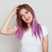 Intip tips perawatan rambut berwarna agar tidak mudah patah dan kering berikut ini. (Foto/Dok: freepik.com/user18526052)