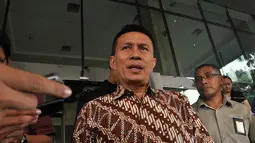 Namun kedatangan Ketua KY, Suparman Marzuki, kali ini bukan dalam rangka pemeriksaan perkara tertentu, melainkan diundang pimpinan KPK, Jakarta, Senin (6/10/14). (Liputan6.com/Miftahul Hayat)