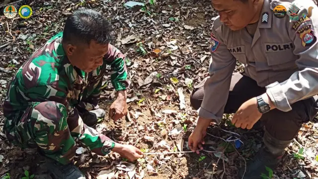 Patroli dan Pemantauan di Jalur Trakking. (Balai Taman Nasional Ujung Kulon ).