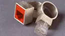 Cincin Ethernet ini adalah perhiasan yang paling aneh. Bayangkan saja, di saat bermunculan cincin bertahtakan berlian atau permata, cincin ini malah hadir dengan colokan ethernet. (www.blastr.co)