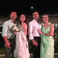 Rio Dewanto dan Chicco Jerikho memang sudah bersahabat baik. Lihat betapa kompaknya kedua sahabat ini saat Chicco menikah. (Foto: instagram.com/chicco.jerikho)