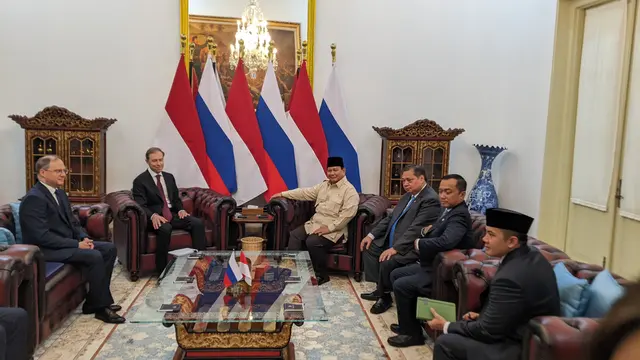 Presiden Prabowo Subianto menerima kunjungan Wakil Pertama Perdana Menteri (PM) Federasi Rusia, Denis Manturov di Istana Merdeka Jakarta, Selasa (15/4/2025).