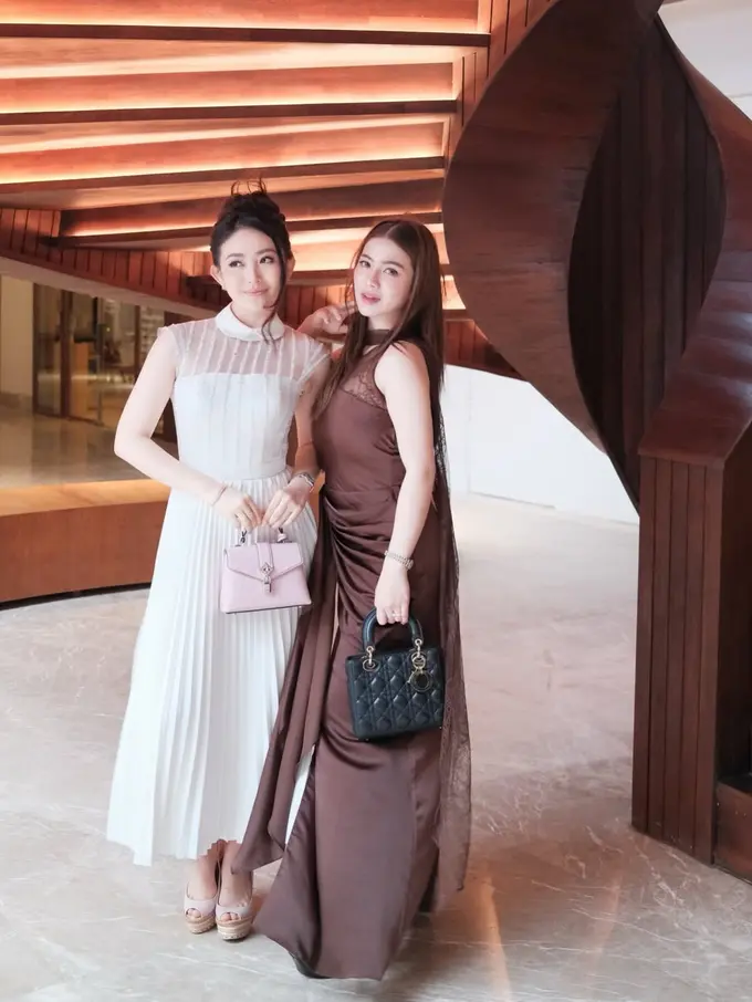 Bestie Goals, Gaya Felicya Angelista dan Natasha Wilona Saat Hadiri Pernikahan Anak Pemilik Krisna Bali