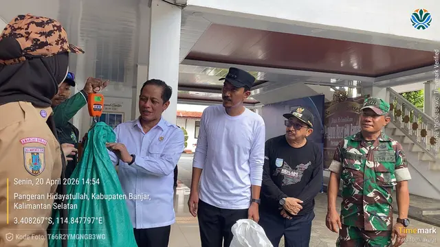 Menteri LH/Kepala BPLH atau Menteri Lingkungan Hidup/Kepala Badan Pengendalian Lingkungan Hidup Hanif Faisol Nurofiq.