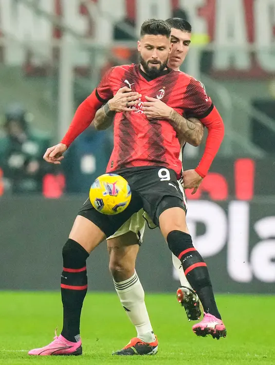 <p>Skor 3-1 untuk keunggulan AC Milan atas AS Roma bertahan hingga pertandingan berakhir. (AP Photo/Luca Bruno)</p>