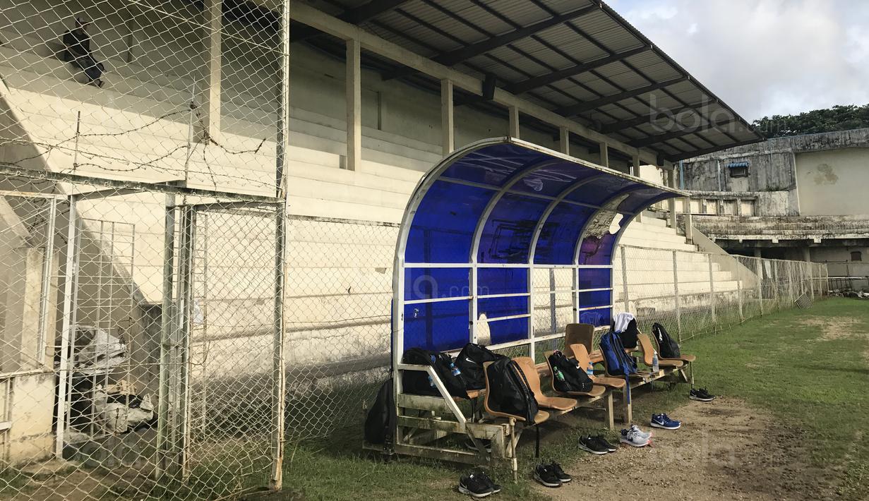 Bangku pemain cadangan Stadion Padonmar, Yangon, Myanmar (09/09/2017). Selama Piala AFF U-18 2017 stadion tersebut menjadi tempat berlatih Garuda Nusantara. (Bola.com/Aning Jati)
