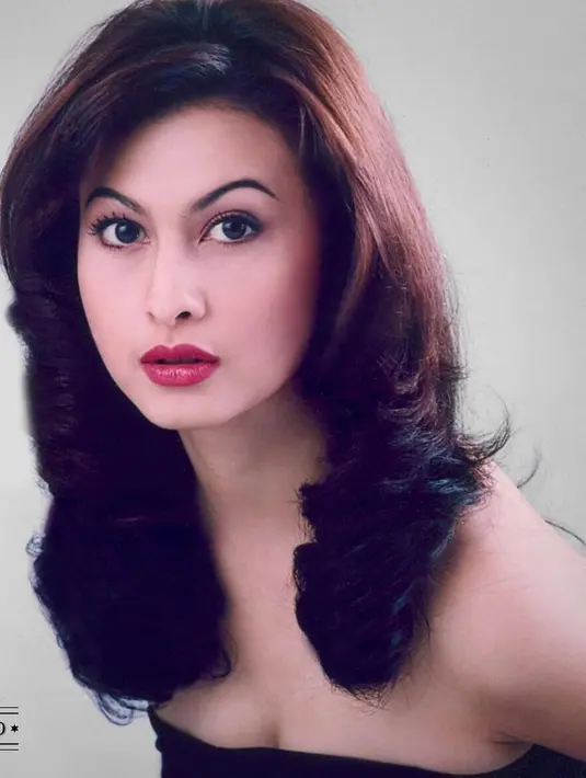 Hayo ini siapa? Ya, ini adalah Diana Pungky pada tahun 2000. Dari dulu,   Diana Pungky sudah cantik menawan ya. (Foto: instagram.com/malibu62studio)