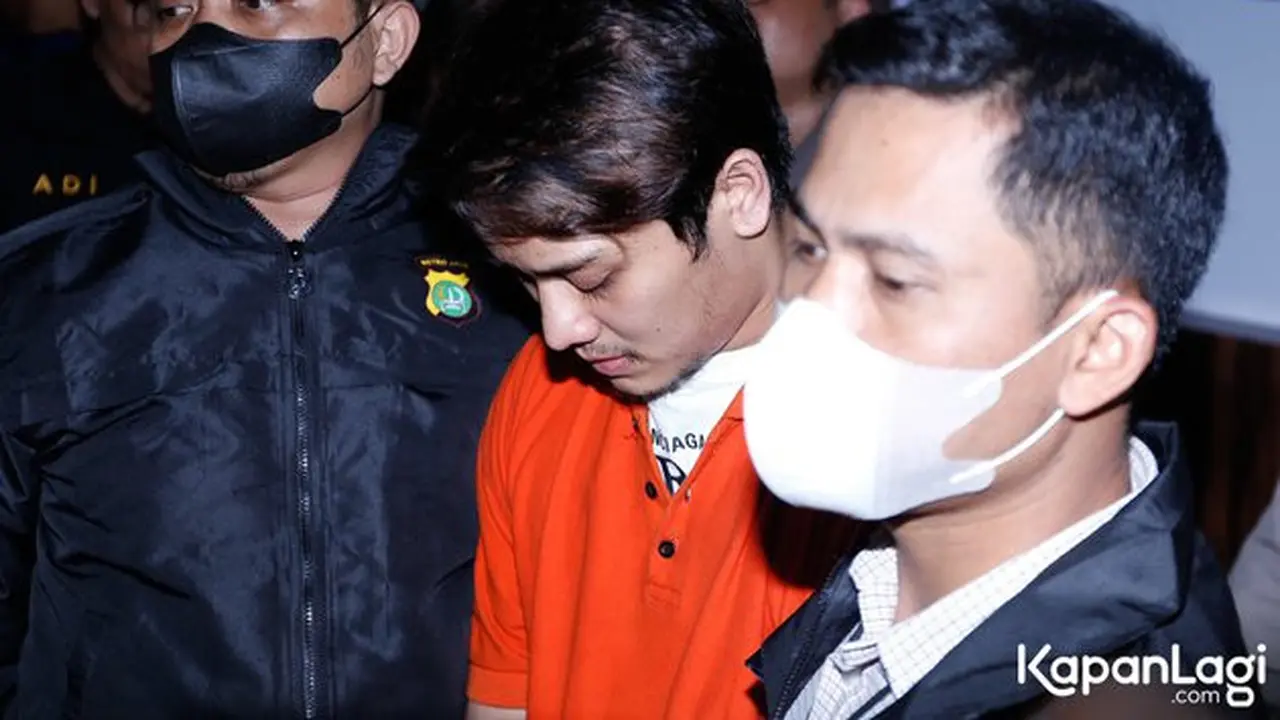 6 Potret Rizky Billar Pakai Baju Tahanan, Lesti Kejora Sudah Cabut Laporan
