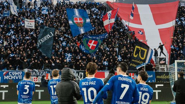 Skuad Como Saat Bertemu Fans