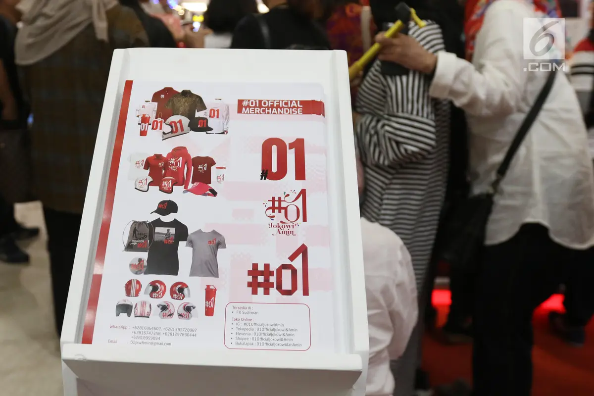 Berburu produk official Merchandise 01