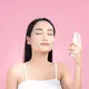 Setting spray pilihan agar makeup tetap fresh dan tahan seharian. (makistock/Depositphotos)