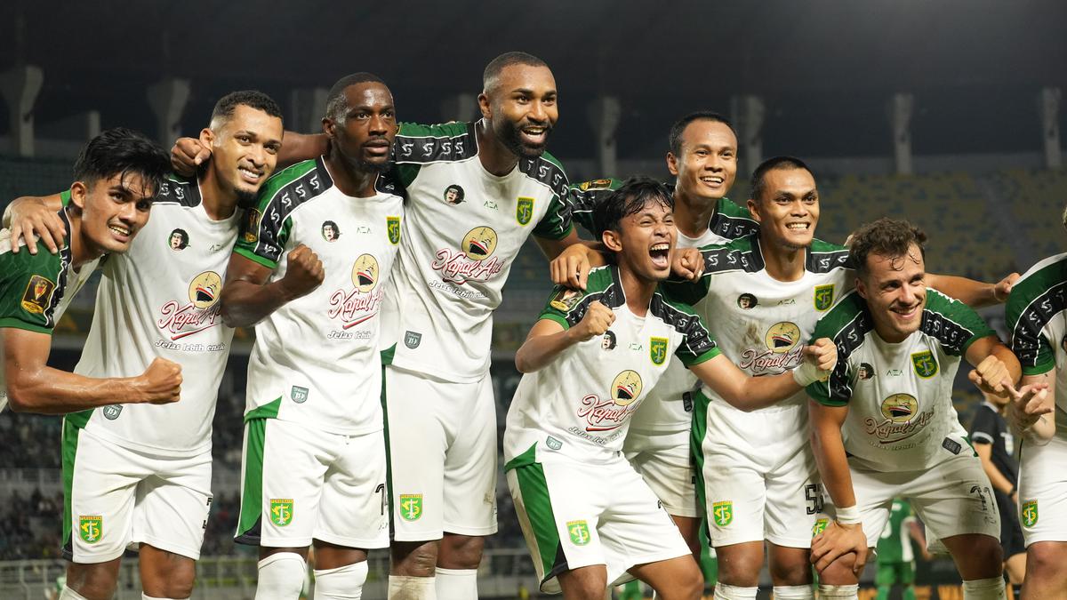 Tempat Menonton Persebaya vs PSIM di BRI Super League 2026/2027