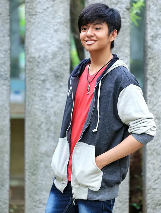 Kedekatan dan perkenalannya dengan Syifa, Angga mengakui sudah berlangsung sejak lama. Menurutnya, Syifa adalah orang pertama yang dikenal Angga sejak dirinya pertama kali menginjakan kaki di Jakarta. (Adrian Putra/Bintang.com)