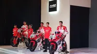 Astra Honda Racing Team (AHRT) mengumumkan 12 pembalap yang akan berjuang mengharumkan nama Indonesia di dunia balap internasional. (Bola.com/Zulfirdaus Harahap)