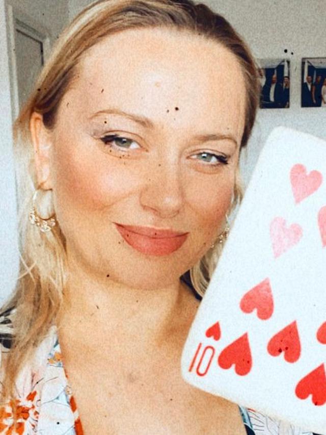 Gaji Tiga Kali Lipat, Wanita Ini Pilih Berhenti dari Pegawai Bank untuk Jadi Peramal