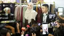 Selain ajang pagelaran busana di IFW 2023 yang membuat ketertarikan Shireen lainnya adalah booth.  Dan juga dengan ragam bazar yang semakin memeriahkan acara yang diadakan dari tanggal 22 sampai 26 Februari 2023 ini. [Foto: Bambang E Ros/Fimela.com]