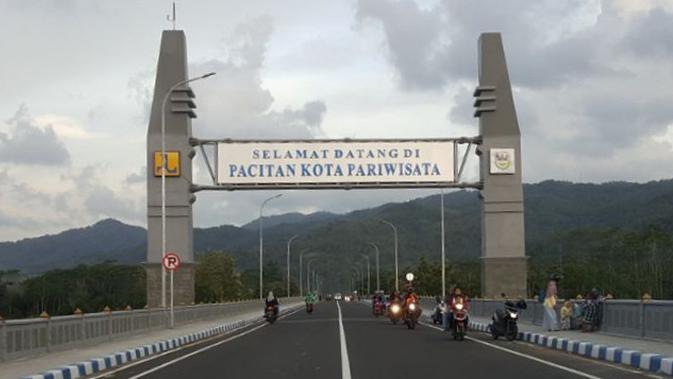 Bangun Jalan Pansela Jawa, Kementerian PUPR Tingkatkan Konektivitas dan Dukung  Pariwisata